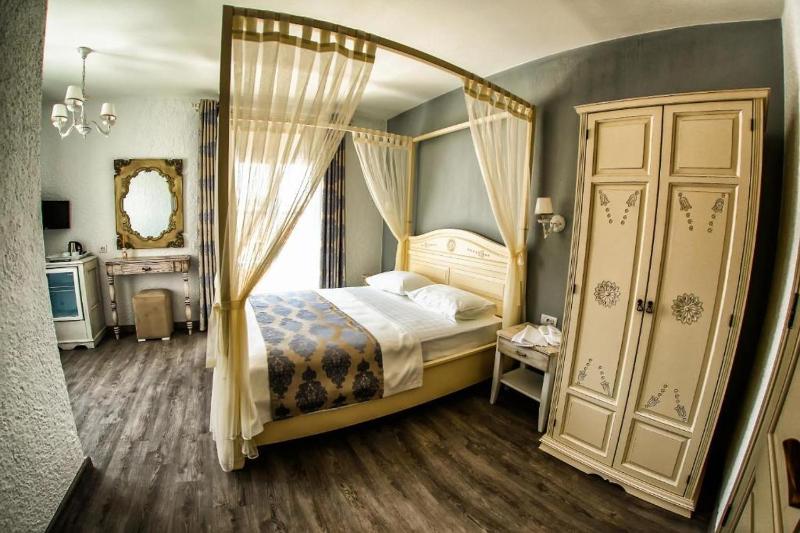 Deluxe Double Room with Balcony and Sea View image 1