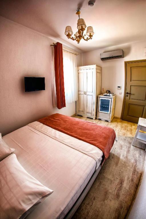 Economy Double Room image 2