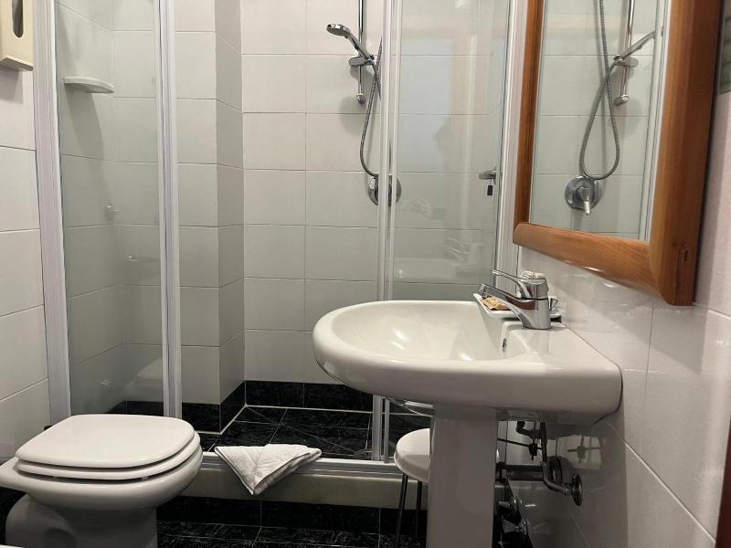 Single Room image 2