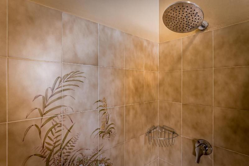 Small Double Room with Private External Bathroom image 2