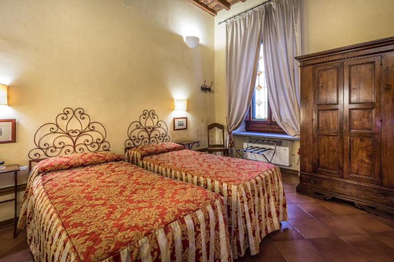 Double or Twin Room image 4