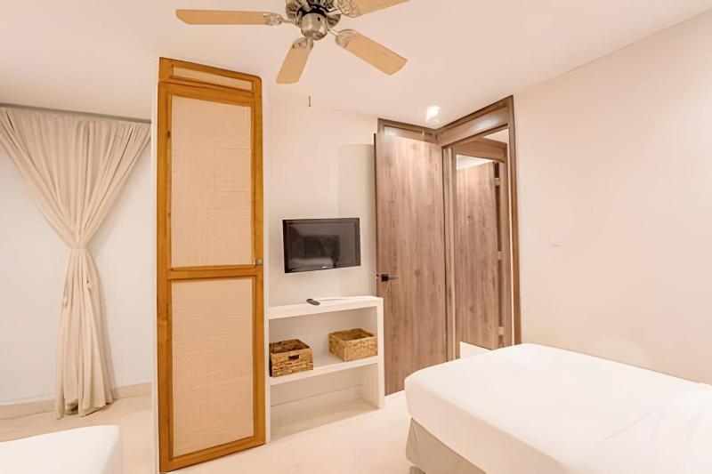 Modern and cozy Beachfront house Santa Marta 7pax - image 42