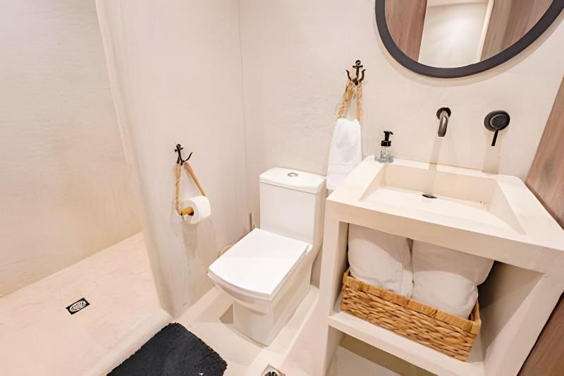 Modern and cozy Beachfront house Santa Marta 7pax - image 34