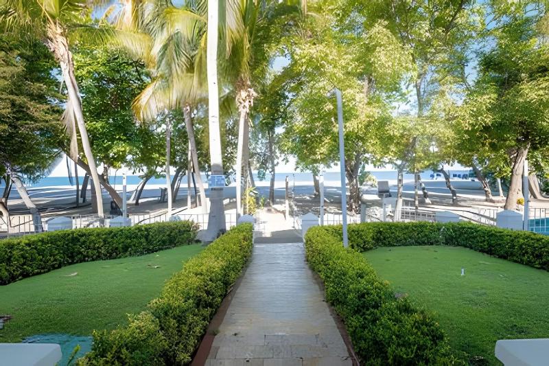 Modern and cozy Beachfront house Santa Marta 7pax - image 3