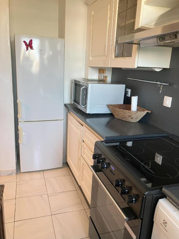 Appartement F3 proche de la mer - image 7