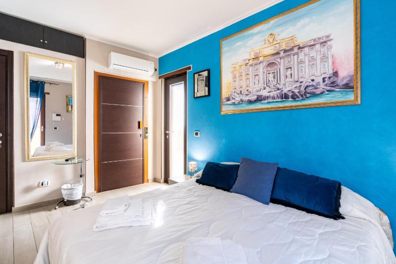 Standard Double Room image 4