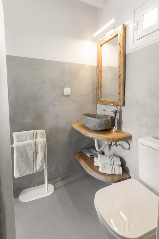 One-Bedroom Apartment with Terrace image 3