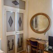 Double Room image 4