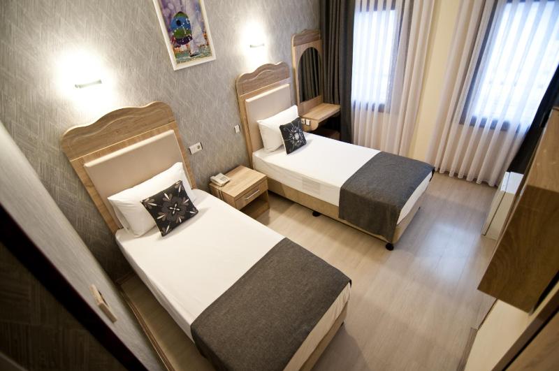 Standard Room image 4