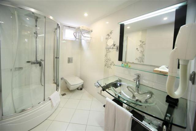 Executive Double Room image 3