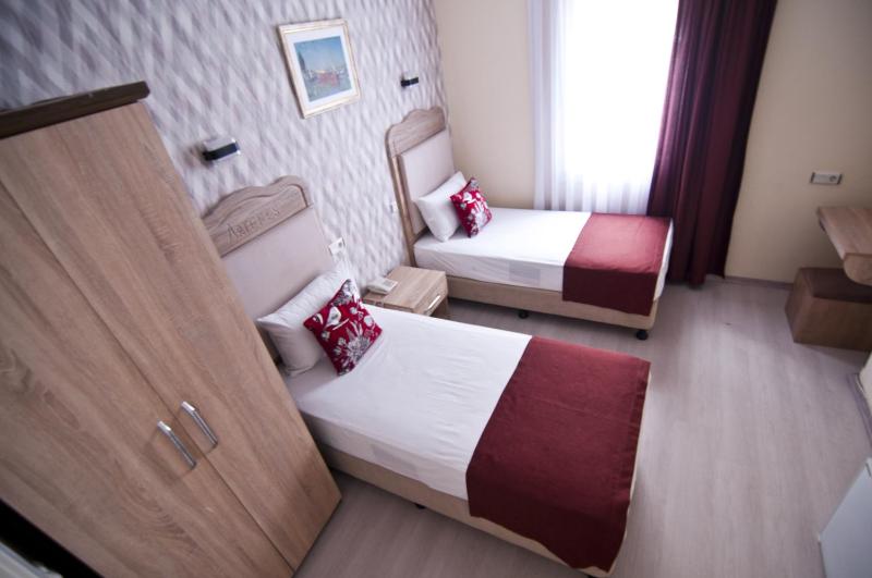 Economy Room image 3