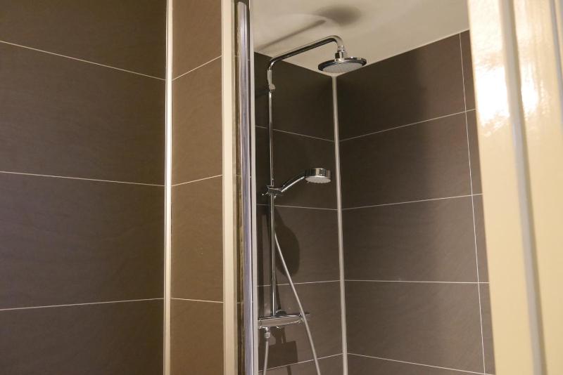 Quadruple Room image 2