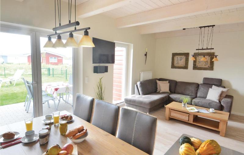 Three-Bedroom Holiday Home  image 1