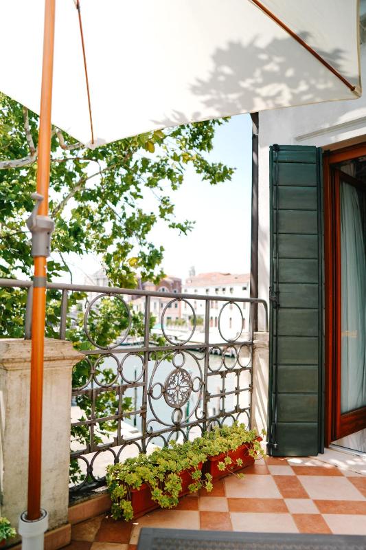 Prestige Double Room Grand Canal View image 4