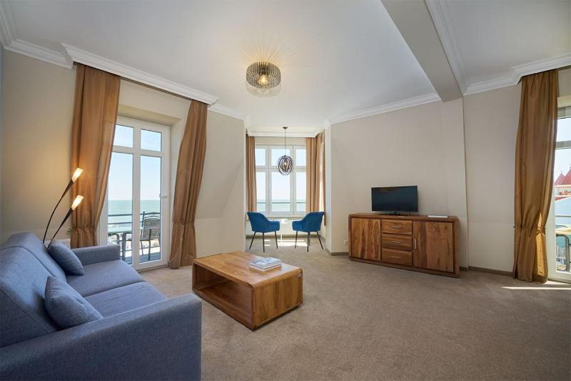 Tower Suite with Panoramic Sea View image 1