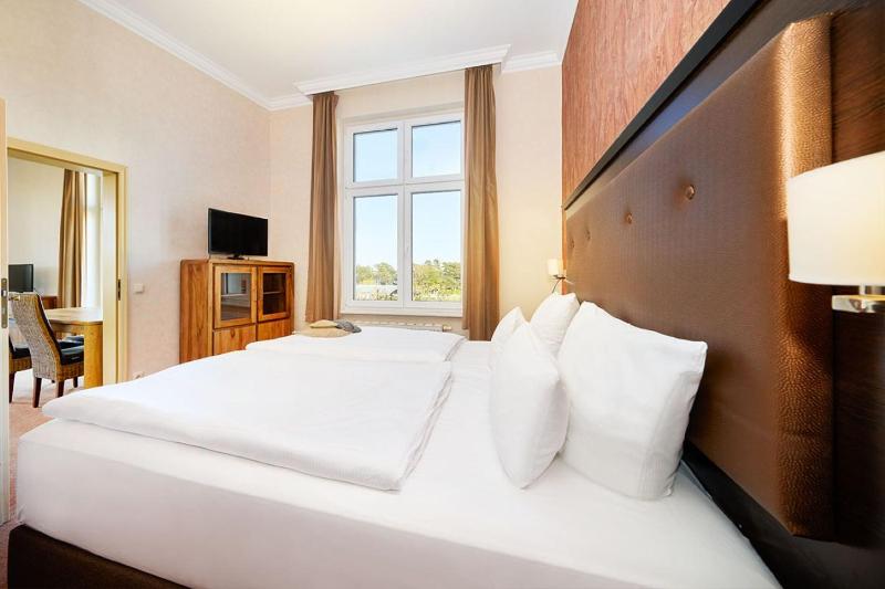 Tower Suite with Panoramic Sea View image 4