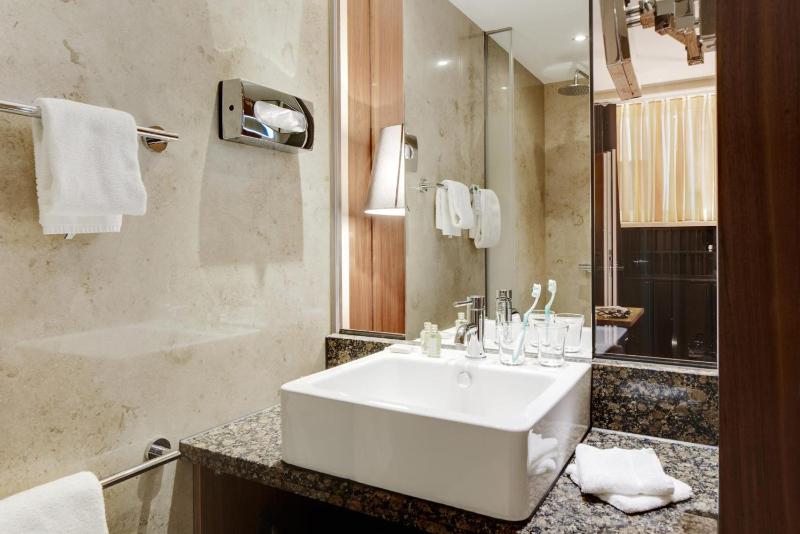 Family Room with 2 Bedrooms image 4