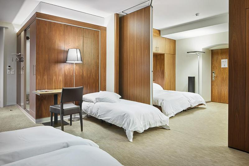 Family Room with 2 Bedrooms image 2