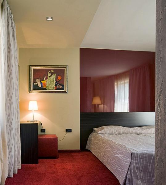 Deluxe Single Room image 1