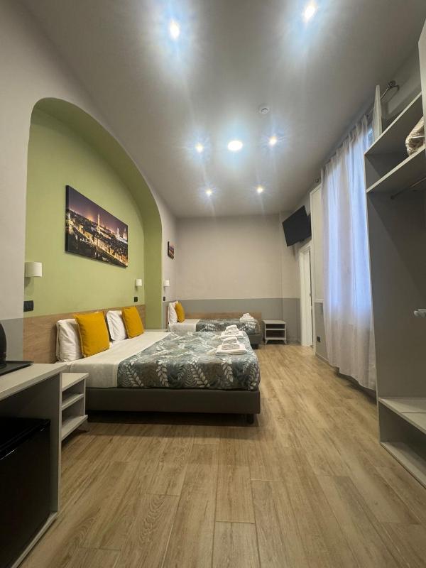 Standard Triple Room image 2