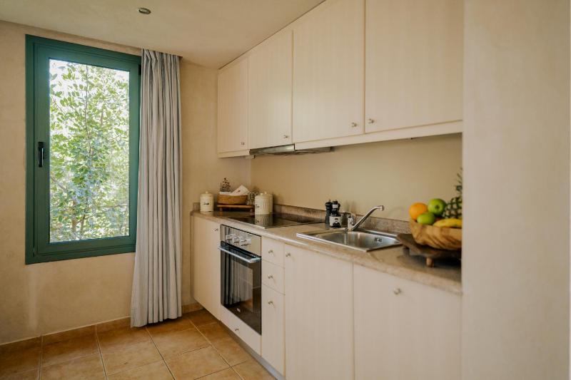 Junior Suite with Kitchenette image 3