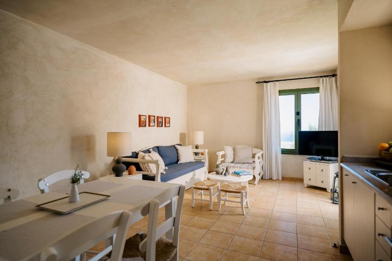 Family Suite with Kitchenette image 3