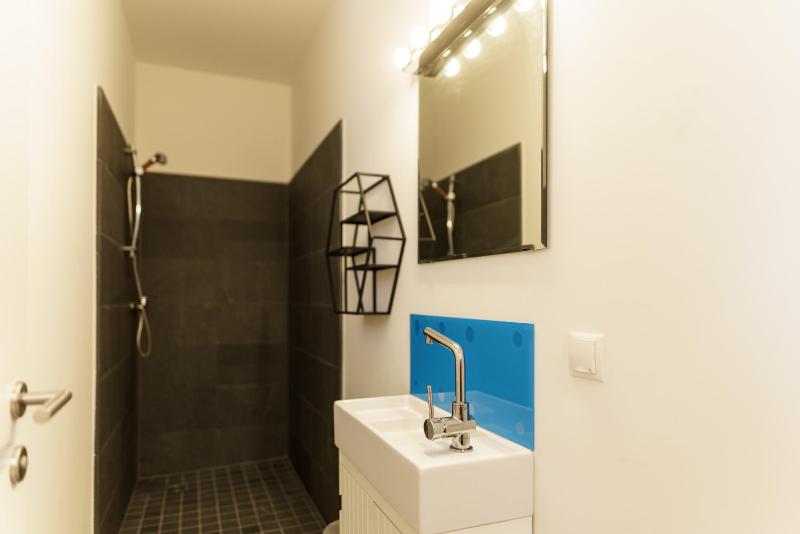 One-Bedroom Apartment image 2