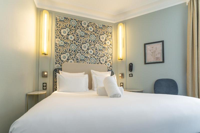 Triple Deluxe Room image 1