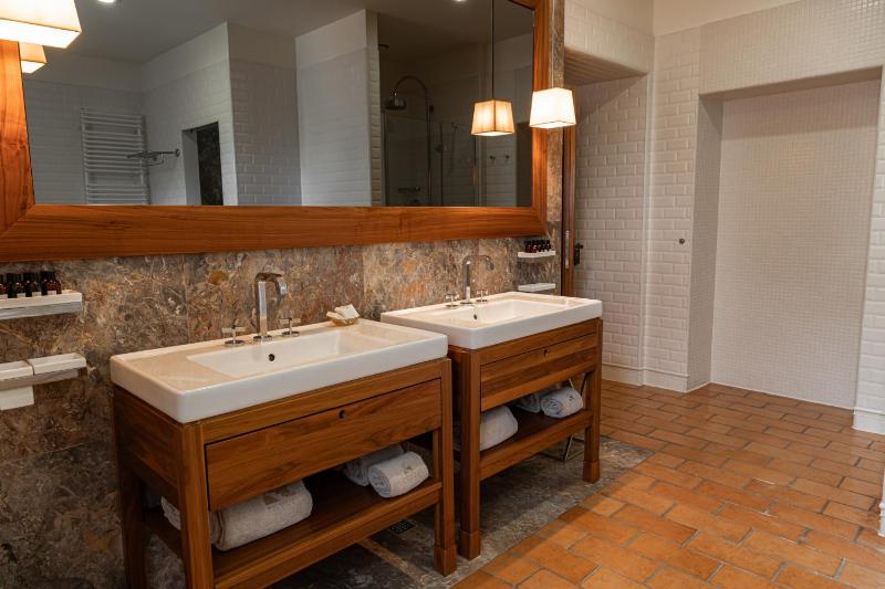 Senior Suite image 2