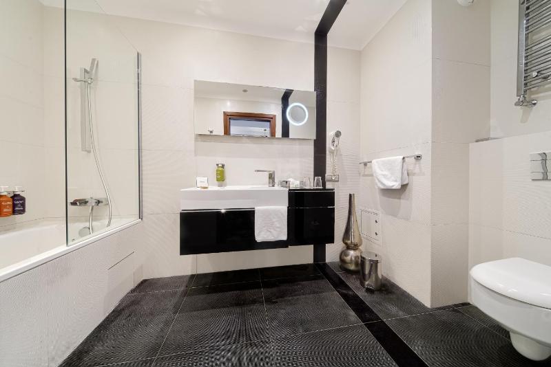 King Suite with River View - Terrace Access/Top Floor image 2