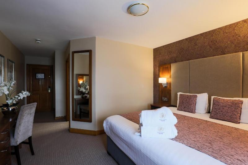 Deluxe Double Room image 3