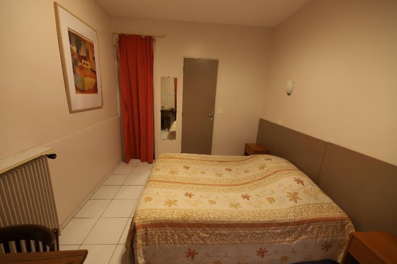 Economy Double Room image 2