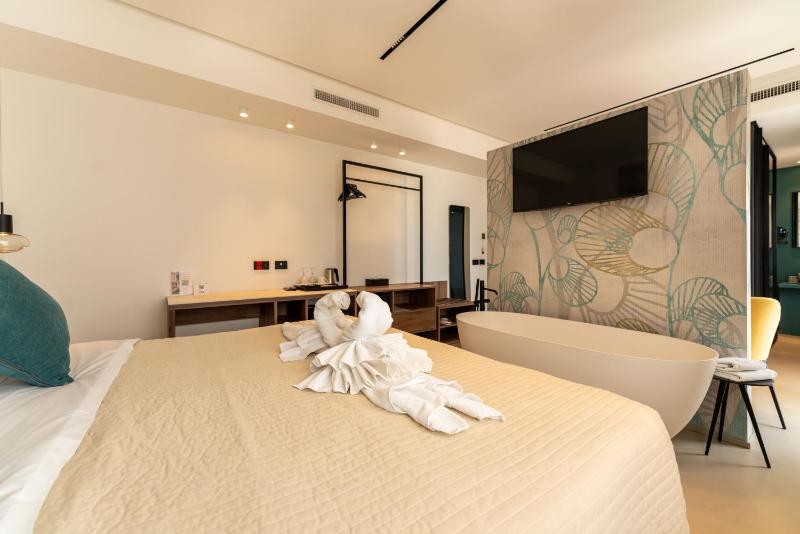 B&B Le Suites di Costanza - image 2