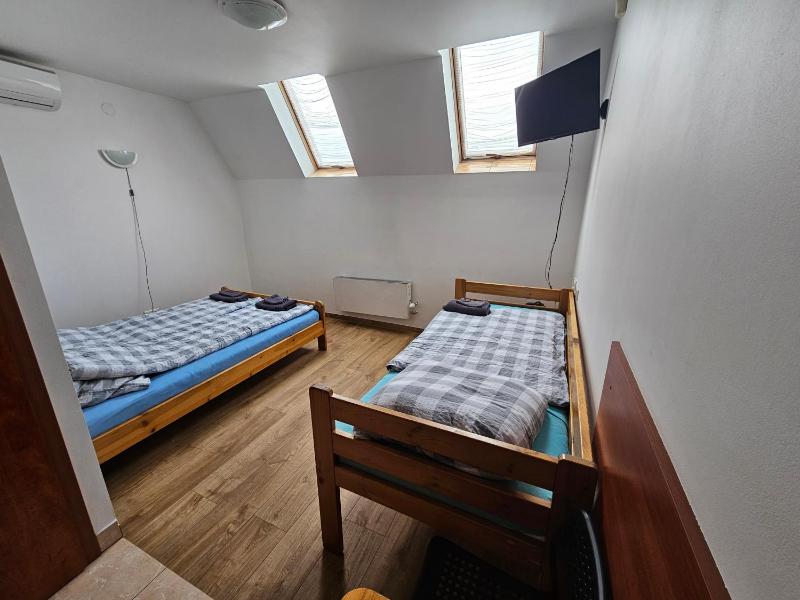 Quadruple Room image 2