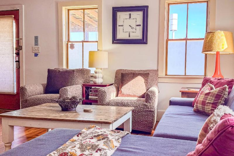 Sweet Spacious Suite - image 5