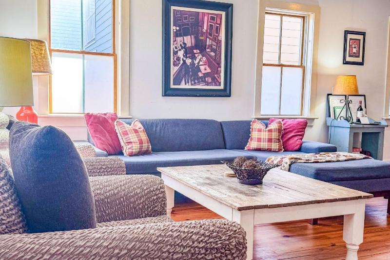 Sweet Spacious Suite - image 4