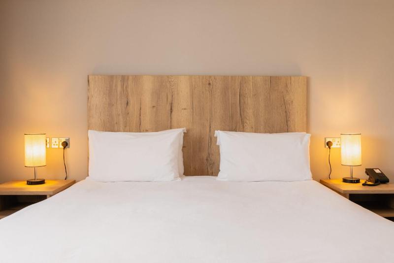 Small Double Room image 1