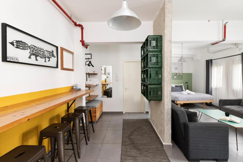Rena's House Smart Hotel - image 7