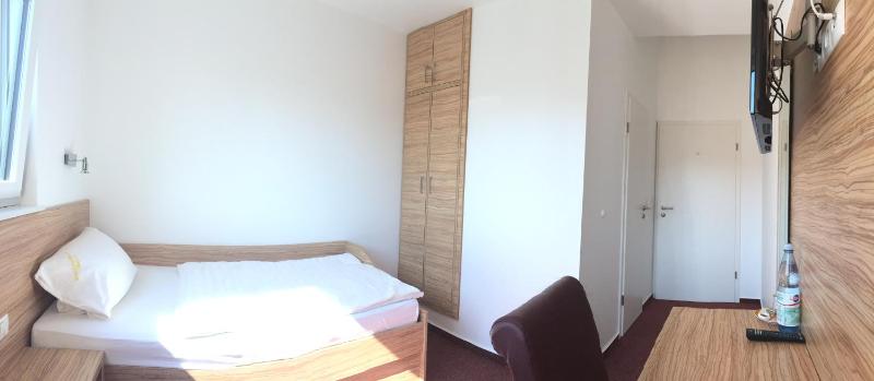 Single Room image 2