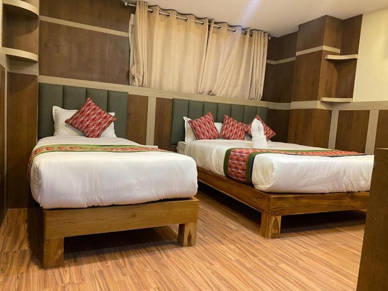 Deluxe Triple Room image 1