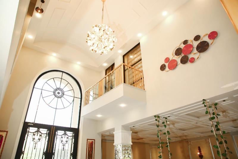 Grand Shalimar Hotel - image 10