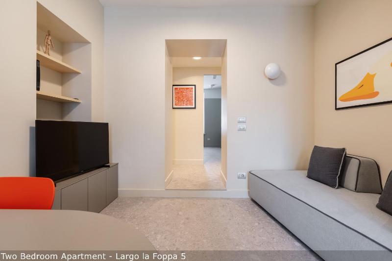 Two-Bedroom Apartment - Largo La Foppa 5 image 4