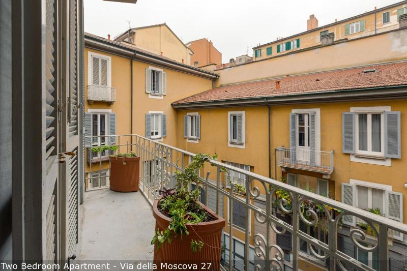 Two-Bedroom Apartment - Via della Moscova 27 image 4