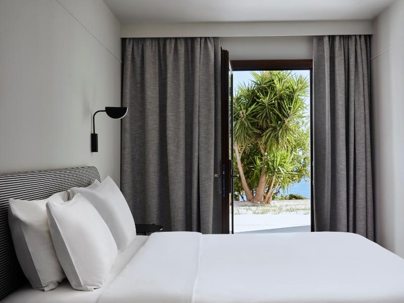Executive Double Room with Terrace image 1