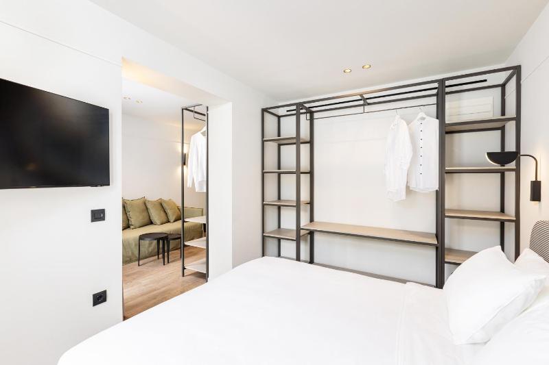 Junior Suite with Garden View image 1