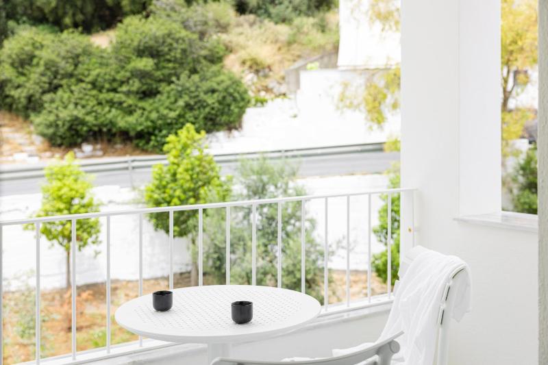 Junior Suite with Garden View image 2