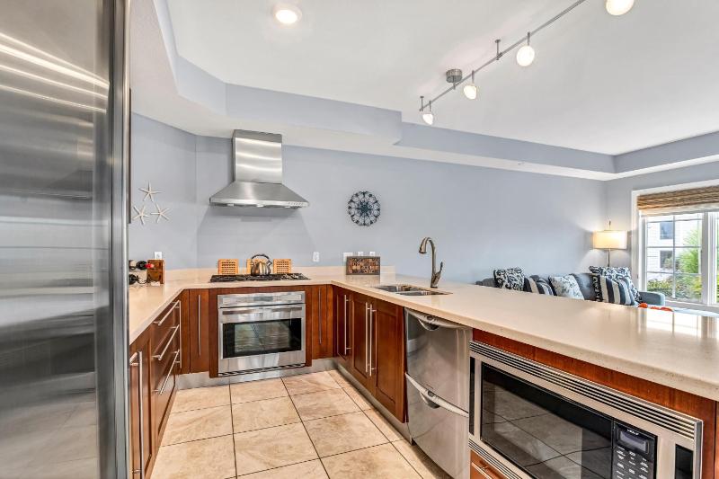 An Upscale Villa in the heart of Siesta Key on Beach Road - image 45