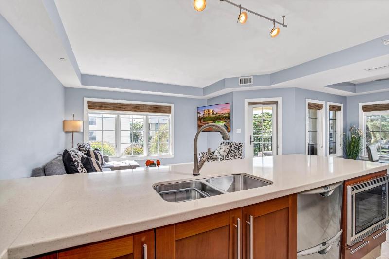 An Upscale Villa in the heart of Siesta Key on Beach Road - image 44