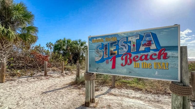 An Upscale Villa in the heart of Siesta Key on Beach Road - image 26