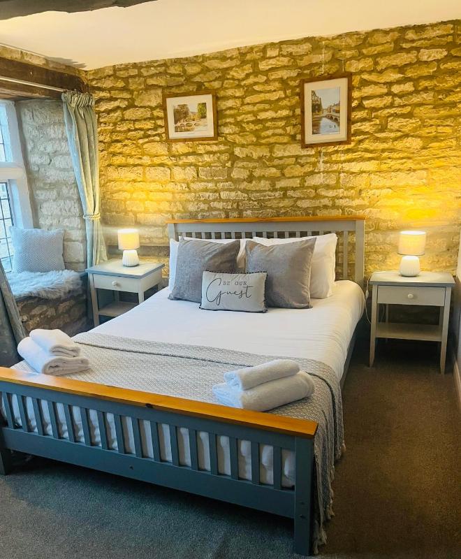 Standard Double Room image 2